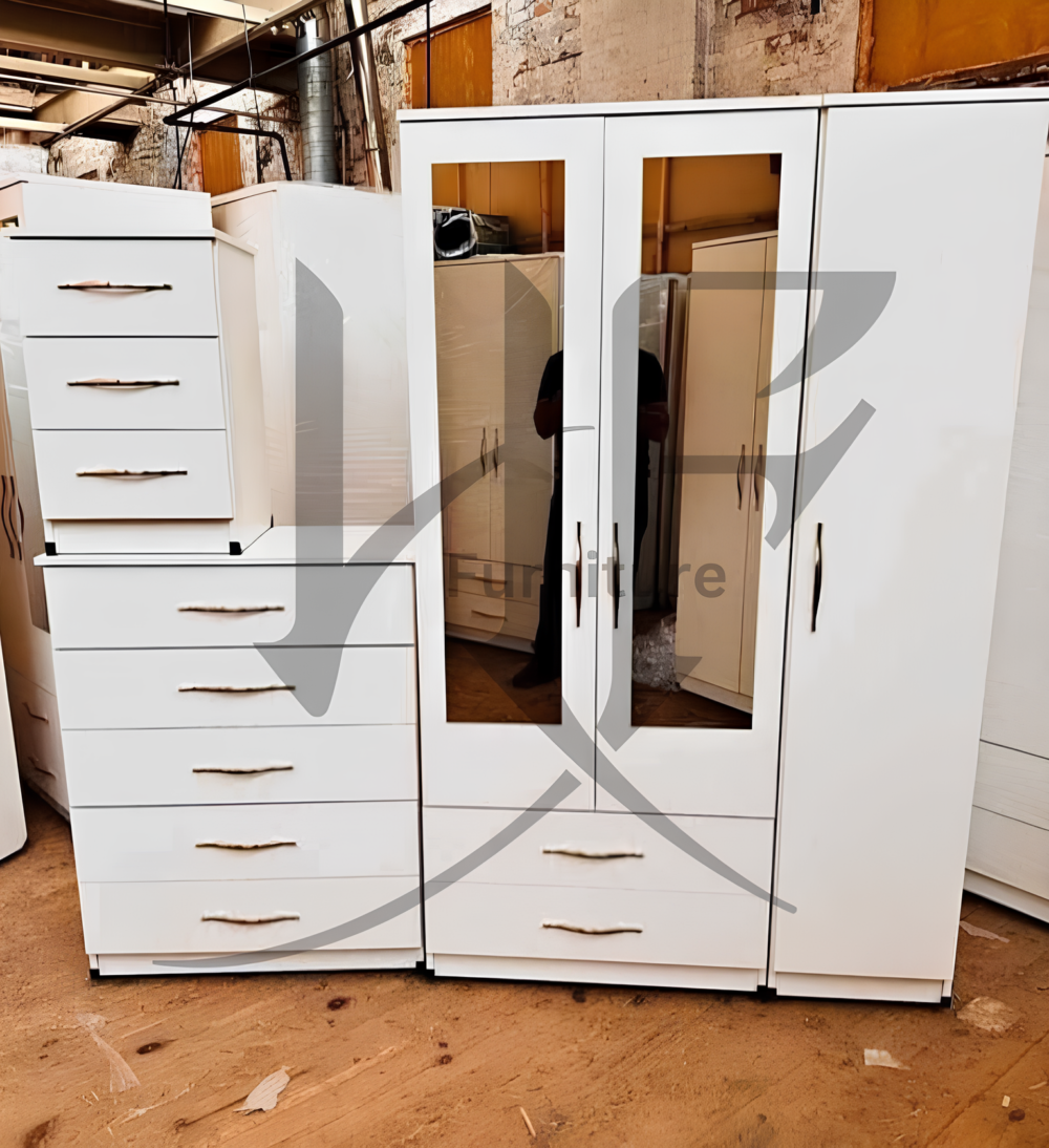 3 door wardrobe with set of drawers