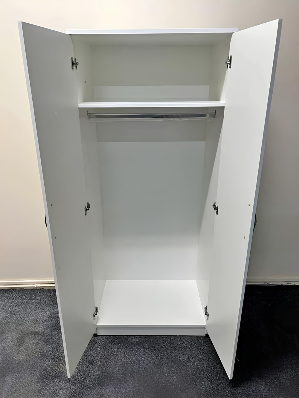 2 door wardrobe inside